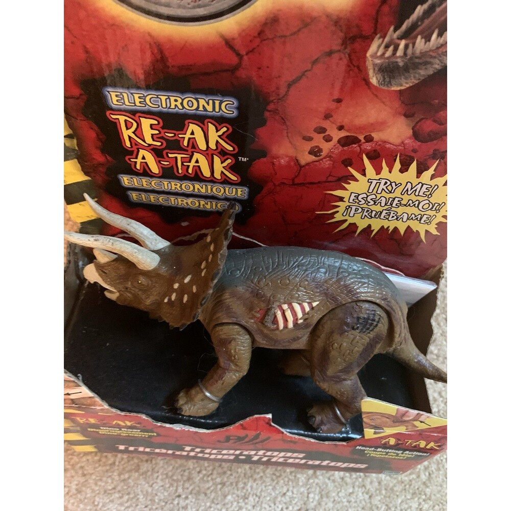 Jurassic Park JPIII 3 Re-Ak-Atak Electronic Triceratops NEW in Box